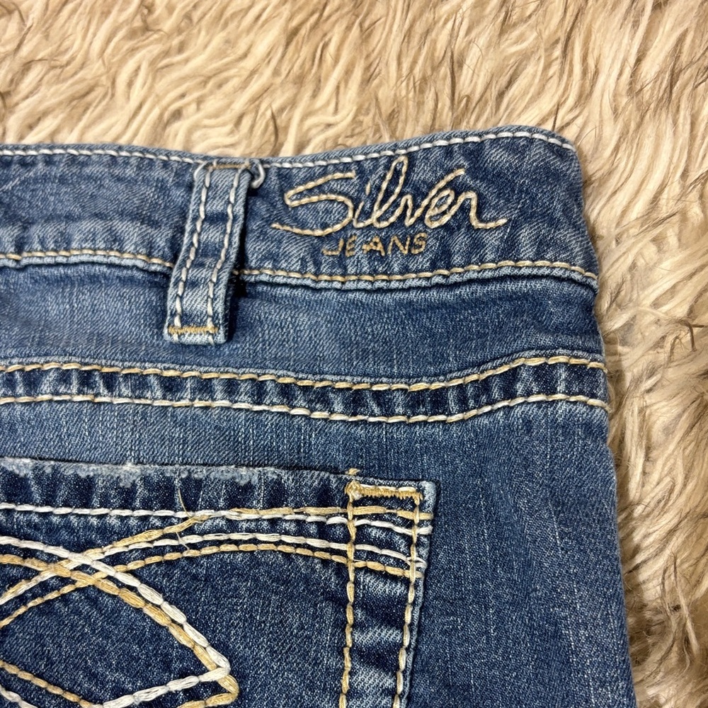 Silver Jeans Women's Capri Jeans - Picture 2 of 7